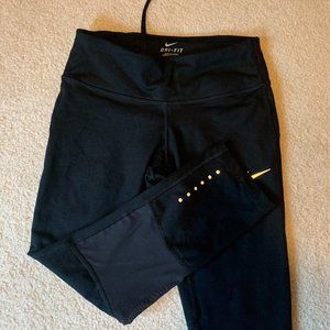 Black Nike Ankle-Length Leggings